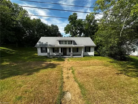 4282 Statesville Rd, North Wilkesboro, NC 28659