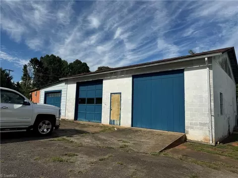 11684 Austin Traphill Rd, Traphill, NC 28685 photo 2