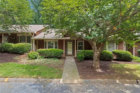 702 Rock Garden Cir, Winston Salem, NC 27104