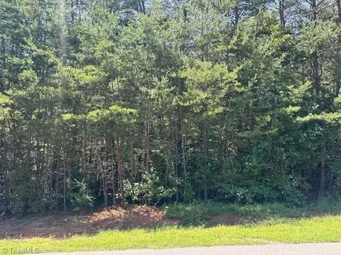 00 Rolling Meadows Dr, Reidsville, NC 27320