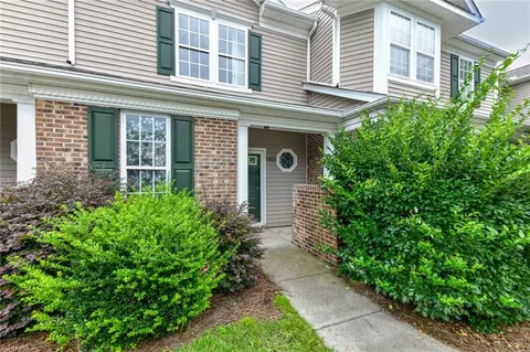 5909 Hollow Wood Ct, Winston Salem, NC 27104