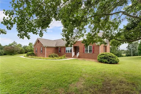 2531 Slate Rd, King, NC 27021 photo 2