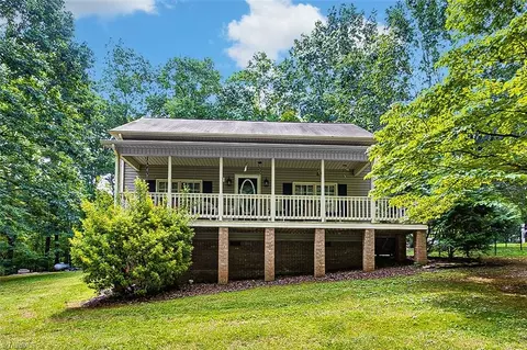 1525 Idlebrook Trl, Asheboro, NC 27205