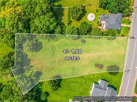 528 Main St, Pilot Mountain, NC 27041