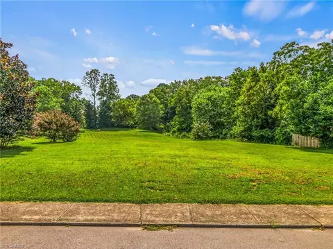 528 Main St, Pilot Mountain, NC 27041 photo 12