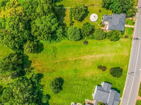 528 Main St, Pilot Mountain, NC 27041 photo 10