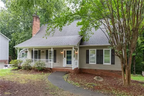 1721 Abbottsford Dr, Kernersville, NC 27284
