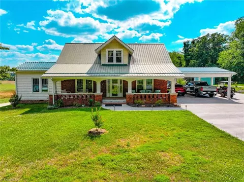 2416 Old Pipers Gap Rd, Cana, VA 24317