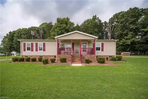 5661 Dewitt Farm Rd, Belews Creek, NC 27009