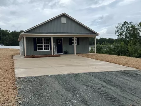 203 Star View Dr, King, NC 27021