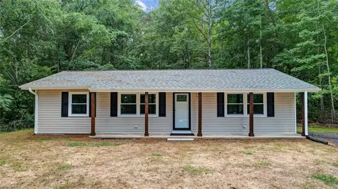 235 Sparrow Rd, Eden, NC 27288