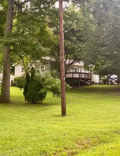 4966 Fairview Ct, Trinity, NC 27370