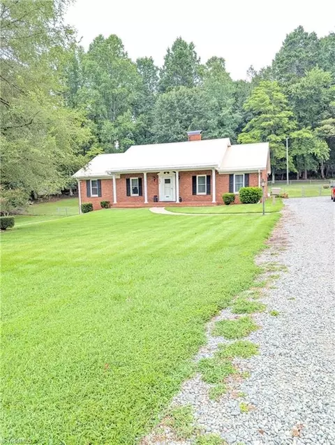 2015 Pope Rd, Winston Salem, NC 27127