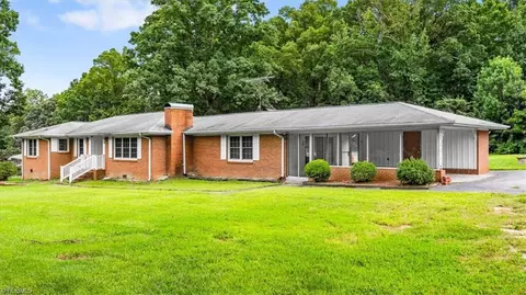884 Nc Highway 87, Reidsville, NC 27320