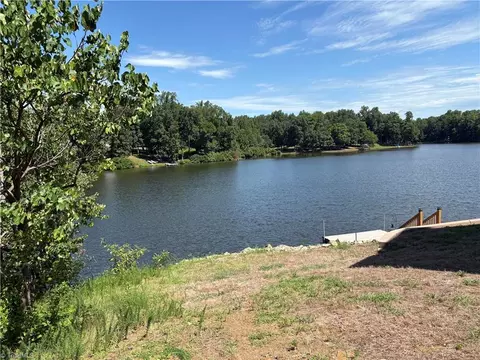 143 Reserve Dr, Mocksville, NC 27028