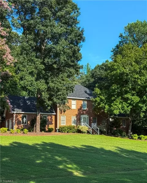 303 Holyoke Rd, Greensboro, NC 27406