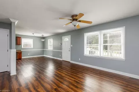 Living - 4043 Rollingwood Dr, Trinity, NC 27370 photo 2 of 4