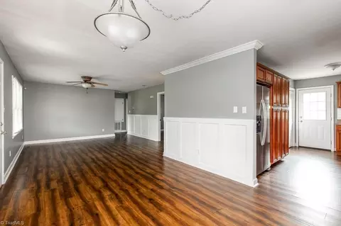 Living - 4043 Rollingwood Dr, Trinity, NC 27370 photo 3 of 4