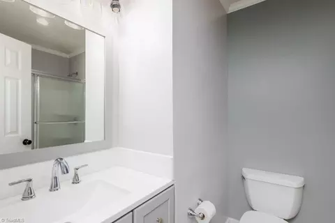Bath - 4043 Rollingwood Dr, Trinity, NC 27370 photo 2 of 2