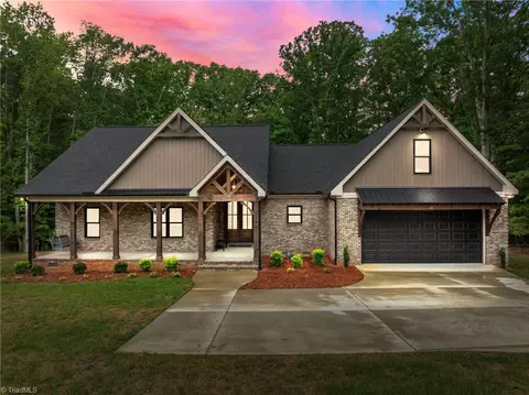 2589 Northmont Lake Dr, Asheboro, NC 27205