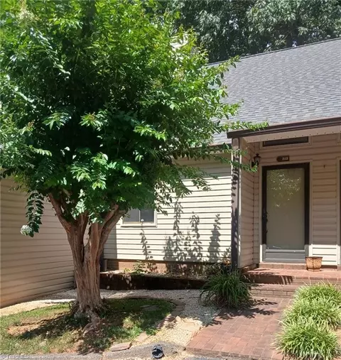 312 Winding Forest Dr, Winston Salem, NC 27104