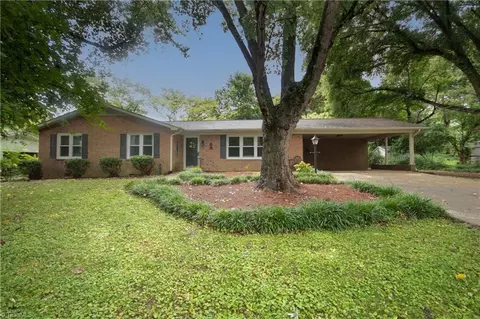 320 Toria Dr, Statesville, NC 28625