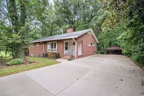 220 Pine Ridge Dr, High Point, NC 27262