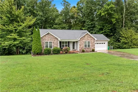325 Twin Creeks Dr, Stokesdale, NC 27357