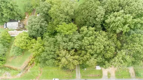 5136 Clifton Dr, High Point, NC 27263