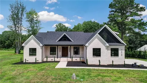 7618 Pemberley Dr, Oak Ridge, NC 27310
