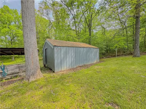 Exterior - 5326 Nola St, Trinity, NC 27370 photo 7 of 9