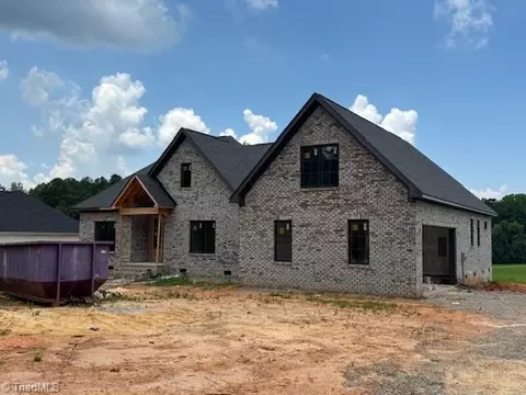 7107 Lanier Rd, Summerfield, NC 27358