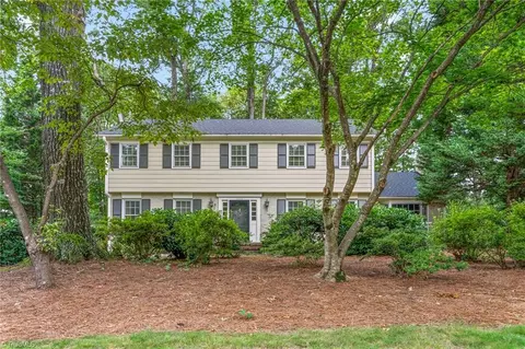 3203 Round Hill Rd, Greensboro, NC 27408
