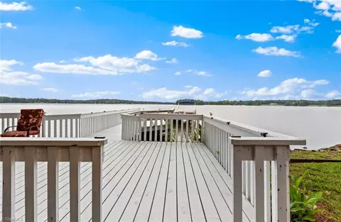 1553 Waterford Pointe Rd, Lexington, NC 27292