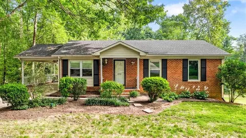 4202 Fairside Dr, Greensboro, NC 27405