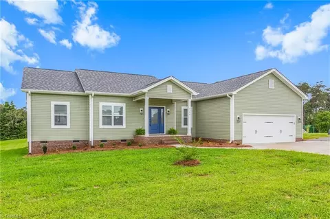 2364 Summertime Rd, Yadkinville, NC 27055
