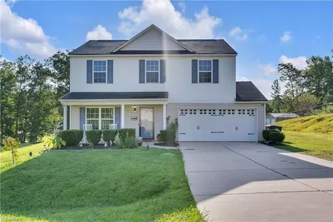 2626 Buckhorn Dr, Randleman, NC 27317