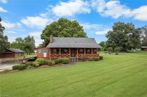 4390 Friedberg Church Rd, Clemmons, NC 27012