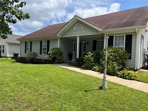 1710 Saint Charles Ln, Greensboro, NC 27405