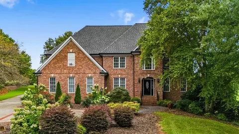 5705 Fox Hound Dr, Oak Ridge, NC 27310