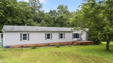 1547 Pecan Ln, Kernersville, NC 27284