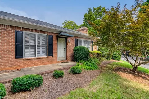 818 Devon Ct, Winston Salem, NC 27104