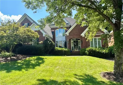 3 Laurel Cv, Greensboro, NC 27455