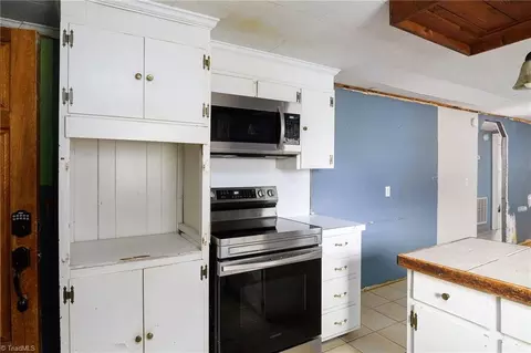 Kitchen - 1070 Tom Gordon Rd, King, NC 27021 photo 3 of 3
