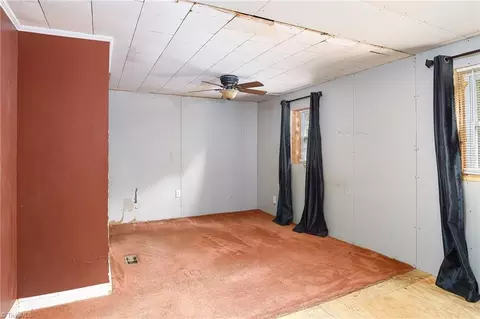 Bedroom - 1070 Tom Gordon Rd, King, NC 27021 photo 2 of 4