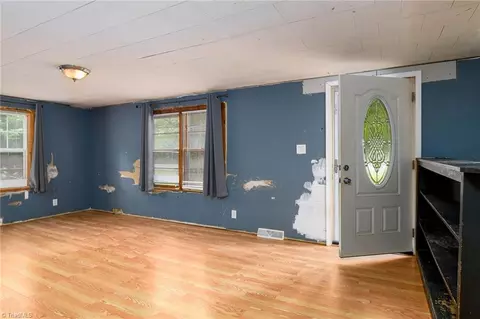 Living - 1070 Tom Gordon Rd, King, NC 27021 photo 2 of 2