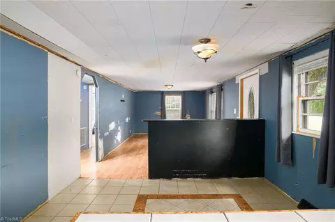 Living - 1070 Tom Gordon Rd, King, NC 27021 photo 1 of 2