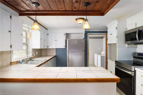 Kitchen - 1070 Tom Gordon Rd, King, NC 27021 photo 1 of 3