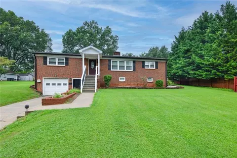 509 Greentree Dr, Greensboro, NC 27410