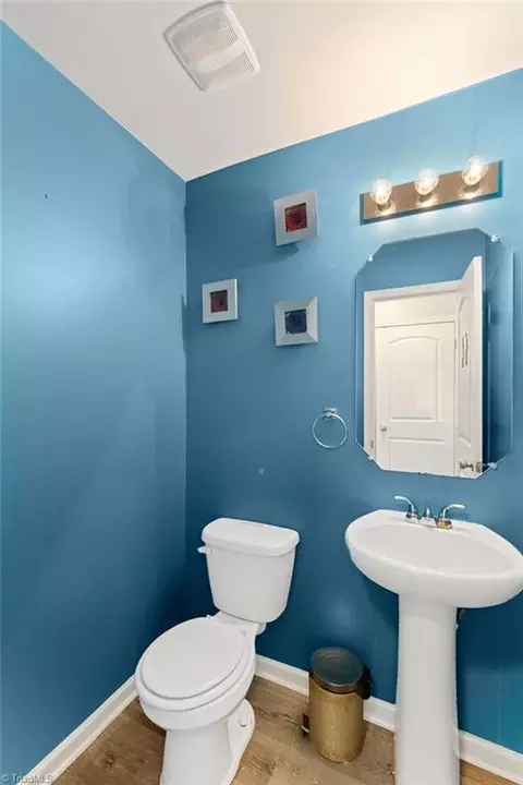 Bath - 428 Sandybrooke Dr, High Point, NC 27265 photo 1 of 2